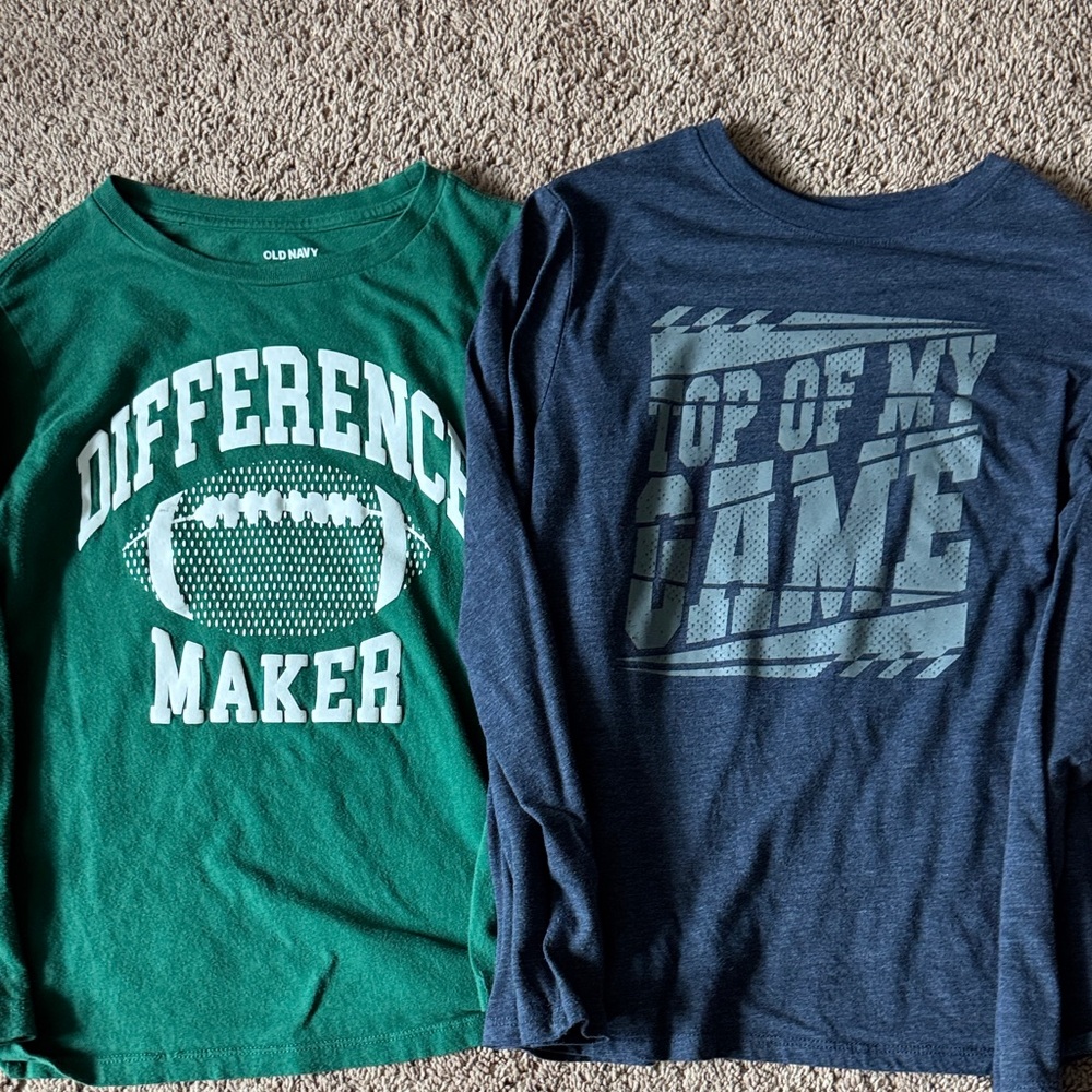 2 long sleeve graphic tees